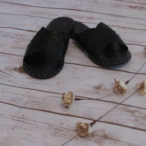 (NWT) Women's Stud-Trim Cross-Strap Azariah Slides